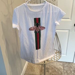 Designer inspired novelty tee sz L